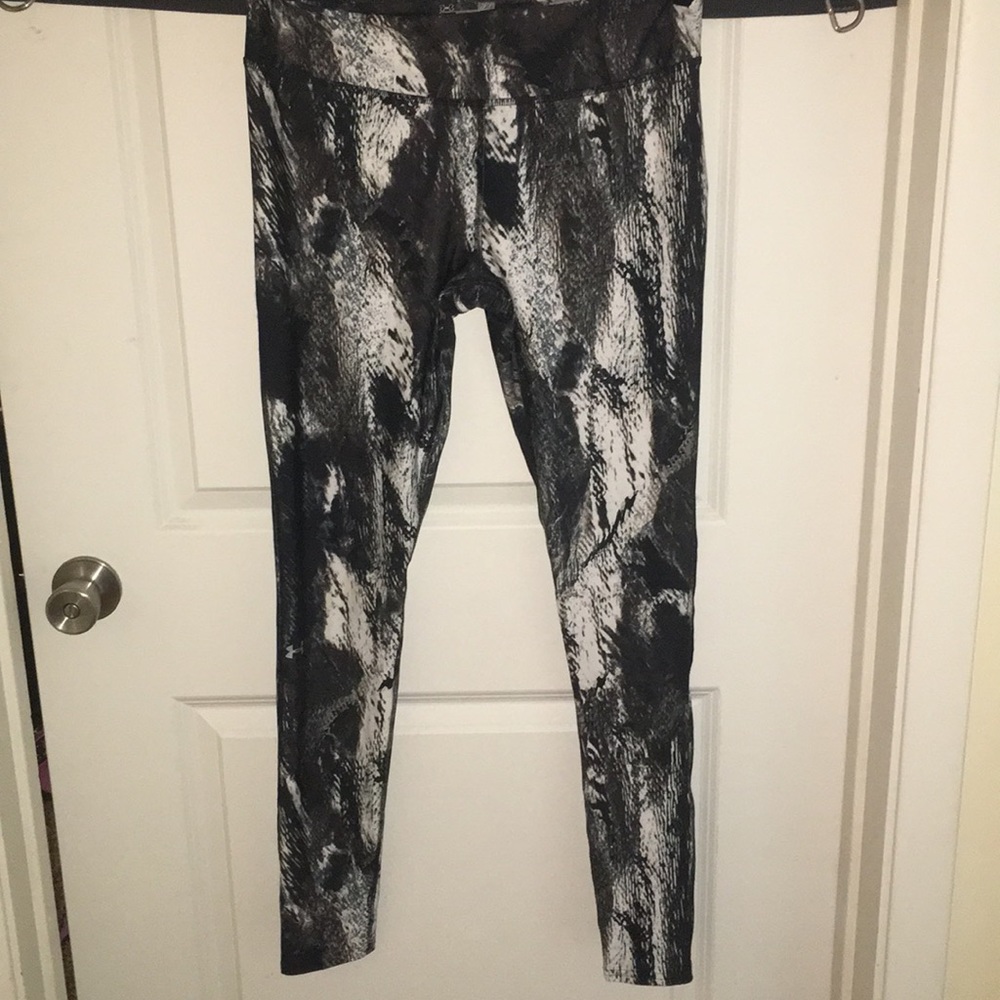 Under Armor Leggings size Large